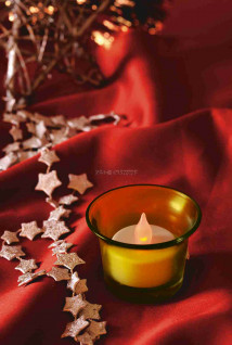 LED-es teamécses, sárga tartóval