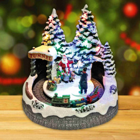 Világító karácsonyi életkép, fényképésszel, Mikulással és vonattal Világító karácsonyi életkép, fényképésszel, Mikulással és vonattal