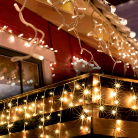 JELENLEG NEM RENDELHETŐ. LED-es jégcsap fényfüggöny