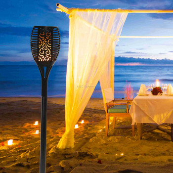 Napelemes kerti fáklya